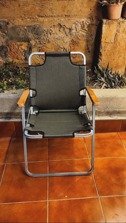 LOUNGE CHAIRS