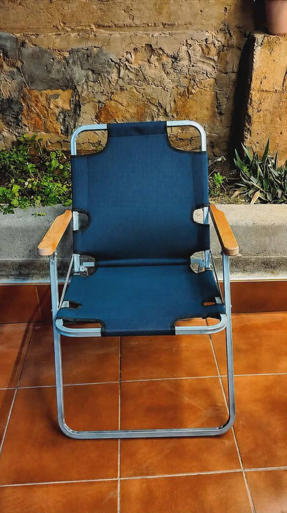 LOUNGE CHAIRS