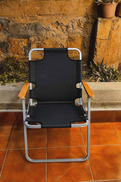 LOUNGE CHAIRS
